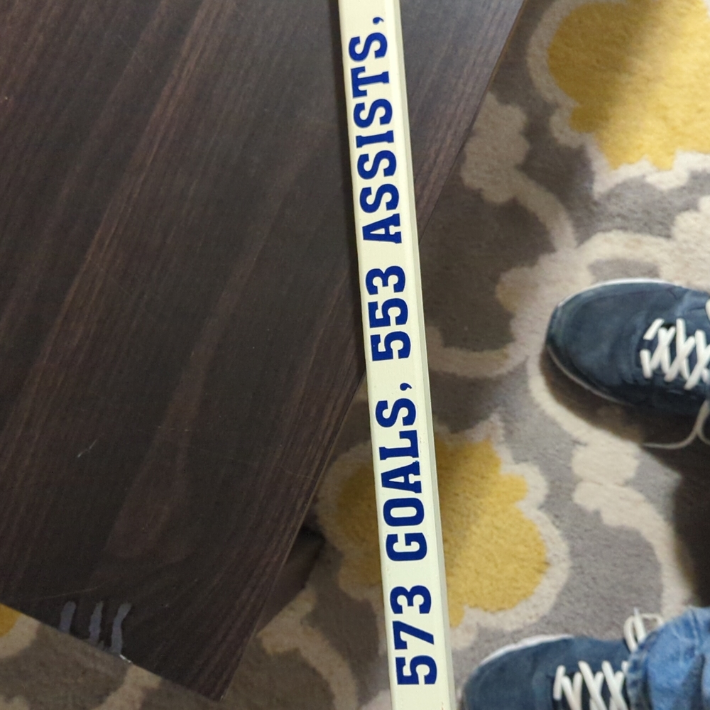 Mike Bossy Hall of Fame stick autographed by (2) - Picture 6 of 11